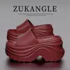 Pantuflas de Suela Gruesa para Mujer 2026 Nuevo Verano Uso Exterior que Aumentan la Altura Hogar Antideslizantes Playa Sandalias de Eva con Sensación de Caminar sobre las Nubes