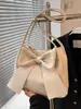 Bolso versátil de otoño para mujer, bolso cuadrado pequeño, exquisito y de alta gama, bolso cruzado estilo Chanel, bolso de mano de moda de nicho con lazo