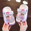Sandálias de Bebê Verão 2026 Novas Pantufas para Crianças Meninas Levíssimas Princesinha Antiderrapantes Sapatos de Praia