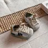 Sapatos de bebê menino, sapatos para crianças pequenas, estilos de primavera e outono, sapatos com biqueira de concha para meninos, sapatos infantis com solas macias, tênis casuais com estampa de estrela para bebês meninas