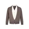 Suéter cárdigan de punto falso de dos piezas con bloques de color y cuello en V profundo para hombre, diseño de moda de alta calle, top de punto casual único