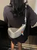 Bolsa Croissant Trançada para Mulheres 2026 Novo Estilo Elegante e Estiloso Bolsa de Ombro Transversal Feminina Formato de Croissant