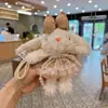 Boneca de Pelúcia Coelho com Orelhas de Desenho Animado Chaveiro de Carro Boneca Estilo Chanel com Vestido de Renda Enfeites para Pendurar na Bolsa