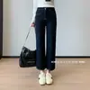 Calça jeans de perna reta! Coleção nova feminina 2026, apresentando elasticidade em quatro direções, cintura alta e comprimento cropped com detalhes bordados.