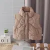 Chaleco acolchado unisex con costuras onduladas, adorno delicado y brillante, diseño a prueba de viento, cuello alto y cierre de cremallera - un nuevo artículo de otoño/invierno