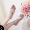 Sandalias Planas de Verano para Mujer 2026 Nuevo Estilo Piel Suave Moda Cristal Transparente Zapatos Planos Chanclas para Mujer para Uso en Exteriores