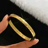 Pulsera de acero de titanio y circonita de colores empalmada para mujer, pulsera con cierre de oro martillado, joyería vintage de lujo ligero, en stock en la fábrica