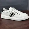 Sapatos Casuais Respiráveis Masculinos, Sapatos Brancos de Couro Genuíno Masculinos, Tênis Versáteis, Sapatos da Moda Masculinos, Sapatos Rasos Perfurados de Verão para Homens
