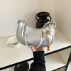 Bolsa Vintage de Axila de Alta Qualidade para Mulheres 2026 Nova Bolsa de Nicho em Forma de Meia-Lua Bolsa de Ombro Transversal Fashion para o Dia a Dia com Pingente