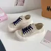Zapatos Blancos de Suela Gruesa para Mujer 2026 Nuevo Estilo Zapatos de Lona para Estudiante Harajuku Japonés Retro Zapatillas de Nicho A9958