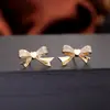 Aretes de Arco de Cobre para Mujer, Dulces Mariposa con Bordes de Circonita Diamante Joyería Color-Preservante Aretes Nuevos