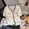 Top de punto con cuello en V y manga corta estilo Chanel para mujer, elegante y juvenil, chaqueta con bloques de color nuevo para el verano 2025