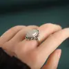 Anillo Estilo Nacional de Plata Tailandesa Chiba para Mujer Exquisita Plata Tailandesa Versátil Corona Encaje Anillo para Dedo Índice Personalidad Clásica Anillo Abrible