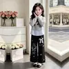 2026 Moda Feminina Patchwork Manga Longa Moletom Casual Estilo Coreano Solto Renda Calça de Perna Larga Personalidade Conjunto de Duas Peças