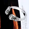 Guerrero de Acero Joyería europea y americana al por mayor anillo personalizado retro puño boxeo titanio acero anillo de acero inoxidable para hombre