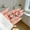 Argolas de orelha de moda de luxo leve, argolas versáteis de temperamento, personalidade, brincos da moda de celebridade da internet, brincos pequenos requintados, atacado, dourado