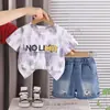 Ropa para Niños Conjunto de Verano para Niños 2026 Nuevo Elegante Tie-Dye Estampado en Inglés Manga Corta Conjunto de Dos Piezas para Niños Pequeños y Niños