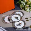 H Prato de Sobremesa de Cerâmica Estilo Europeu com Borboletas para Bolo 6 polegadas Prato de Frutas 4 Borboletas 4 Colheres Caixa de Presente Lembrança Mesa de Jantar de Hotel Osso Borboleta