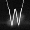 Collar con colgante creativo de 26 letras en inglés para mujer, cadena de clavícula con letras Joker, venta al por mayor