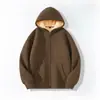 Suéter cárdigan de lana de cordero estilo americano para hombre otoño e invierno ambiente juvenil High Street volantes chaqueta guapa forro polar engrosado color liso abrigo