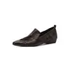 Mocasines de tacón de cuña de piel de oveja plisada estilo minimalista 2026 otoño tacón bajo puntera cuadrada cuero genuino corte profundo zapatos de mujer