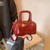 Bolsos Pequeños Vintage de Cuero Aceitoso Texturizado al por Mayor 2025 Nueva Moda Bolso Cruzado Versátil para Mujer Bolso de Mano Súper Popular Bolso de Hombro