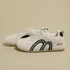 Tênis de Treino Alemão com Letras da Moda Feminino 2026 Primavera/Outono Novo Estilo Solado Macio Confortável Não Cansa os Pés Fundo Plano Esportivo para Corrida de Estudante