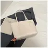Bolso de Viaje de Gran Capacidad en Color Contrastante para Mujer 2025 Nuevo Bolso Tote Acolchado de Alta Gama Bolso de Hombro Casual