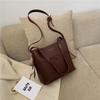 Bolso de mujer sencillo de celebridad de Internet 2024, popular, nuevo, moderno, estilo coreano, versátil, bolso de mensajero, bolso de cubo de moda simple