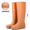 Botas de Chuva Femininas Adulto Impermeáveis Antiderrapantes Moda Botas de Chuva Sola Macia Confortáveis Cano Médio Engrossadas Quentes Galochas Sapatos de Borracha Botas de Chuva