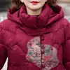 Colección de invierno 2026: Abrigo acolchado de algodón estilo chino con forro de polar, engrosado para abrigar, elegante diseño con capucha, prenda exterior de talla grande para mujeres de mediana edad y mayores