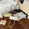 Bolsa de Ombro Transfronteiriça para Mulheres, Novo Estilo de Verão, Bolsa de Axila de Nicho de Grande Capacidade, Bolsa de Mão Casual Simples e Estilosa