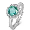Anel de abertura microincrustado com zircônia Olho de Diamante completo anel de zircônia azul e verde de luxo incrustado com oito corações e oito flechas grupo de anéis com dedos de diamante