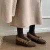 Zapatos de Felpa con Bordado a Mano Boca en V Invierno Diosa Artística Nuevo Lazo Planos que Aumentan la Altura Zapatos de Piel de Vaca con Pelo