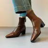 Botas retro nuevas de otoño e invierno para mujer, con tacón grueso, diseño elástico, ajuste ceñido y punta cuadrada pequeña, creando un look elegante y estiloso con tacones altos