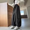 Conjunto de Outono para Meninas 2025 Novo Estilo Coreano Colete Camisa Base de Bolinhas Calças Cargo para Primavera e Outono Calças de Pernas Largas Conjunto de Três Peças