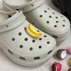 Encantos para Zapatos Creativos con Tema de Comida de Frutas Simuladas para Crocs de Manzana y Plátano, Accesorios de Hebilla Decorativa Desmontables Simples de Nicho