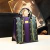 Bolsa Tote 2026 Nova de Couro Grande para Mulheres, Bolsa de Ombro com Corrente de Moda de Luxo Leve, Bolsa de Mão para Mãe de Meia-Idade