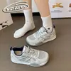 Tênis de Treino Alemão Retrô com Mesh Feminino 2026 Verão Novo Respirável Versátil Leve Sola Grossa para Corrida Casual