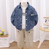Chaqueta Cardigan de Mezclilla con Estampado Completo de Cara Sonriente para Niños Tendencia 2025 Primavera y Otoño Nuevo Traje de Tres Piezas Guapo para Niño Pequeño