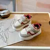 Zapatos para Niños Bebé Suela Suave Zapatos Individuales Primavera y Otoño Estilo Nuevo Niños Pequeños Tenis Niñas Lona de Caña Baja Zapatos de Jardín de Infancia