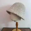 Chapéu bucket de tweed estilo coreano para mulheres, chapéu de lã tricotado para outono e inverno, afina o rosto, quente, chapéu bucket versátil