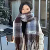Bufanda Gruesa de Mohair de Color Puro Estilo Coreano para Mujer Invierno Nueva Protección para el Cuello a Prueba de Frío y Cálida Bufanda Chal para Estudiantes Versátil