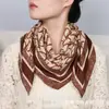 Bufanda Cuadrada Grande de Moda con Letras de 90 cm Estilo Retro Algodón de Seda Bufanda Cálida Bufanda Decorativa Pequeña de Moda Bufanda de Seda para Mujer