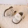 Botas Retro Británicas para Niños 2025 Otoño e Invierno Nuevo Estilo Zapatos para Bebés y Niños Pequeños Hombres y Mujeres Botas Pequeñas de Cuero Versátiles de Moda