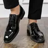 Zapatos de cuero con cordones, puntiagudos, brillantes, transfronterizos, para hombre, talla grande, zapatos casuales de suela roja para negocios, zapatos versátiles de moda para oficina para hombre
