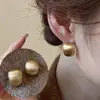 Brincos metálicos simples e versáteis estilo coreano com um toque elegante e sofisticado, populares para o dia a dia, ear cuffs de círculo geométrico e acessórios de orelha