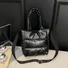 2025 Nuevo Bolso Cubo para Mujer Verano Simple Ligero Algodón Relleno Casual Nuevo Versátil Bolso de Mano Bolso Cruzado