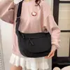 Verão 2026 Nova Bolsa de Veludo Cotelê Moda Feminina Simples Bolsa de Ombro Versátil Bolsa Tote de Grande Capacidade Atacado