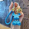 Llavero Colgante Oso Violento de Dibujos Animados de Resina Encanto para Bolso de Pareja Cordón para Llave de Coche Colgante para Teléfono Pequeño Regalo